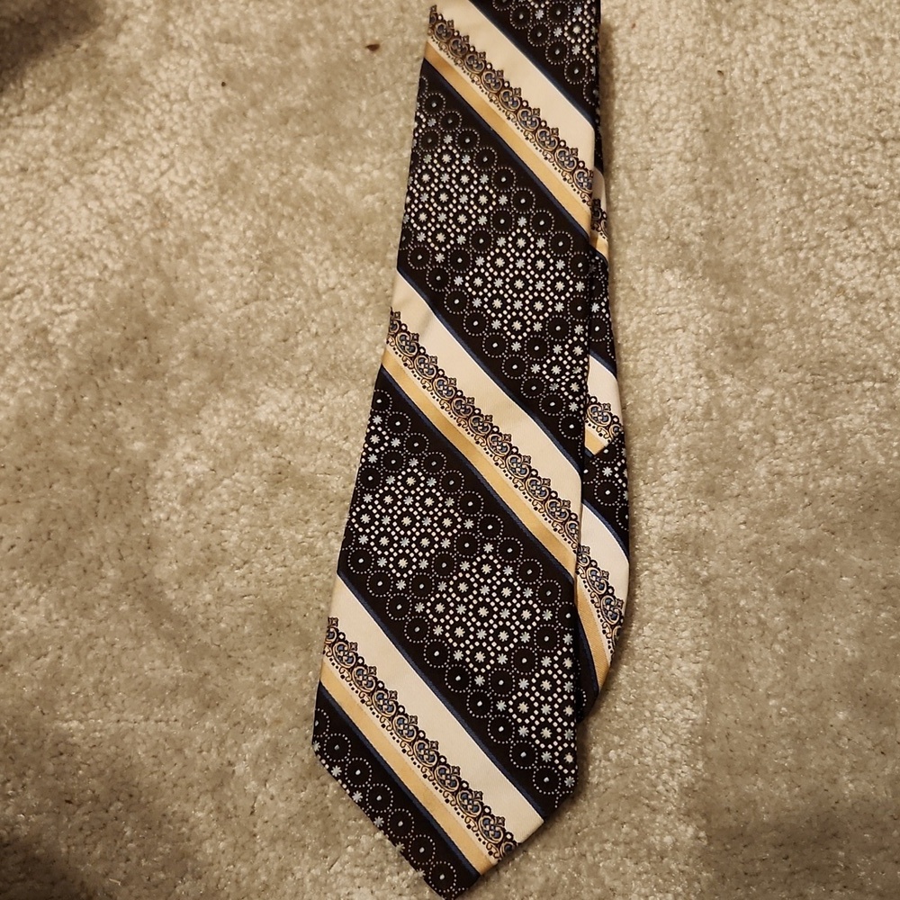 Mr John Beaubrummrll Tie polyester Black Gold White Artsy